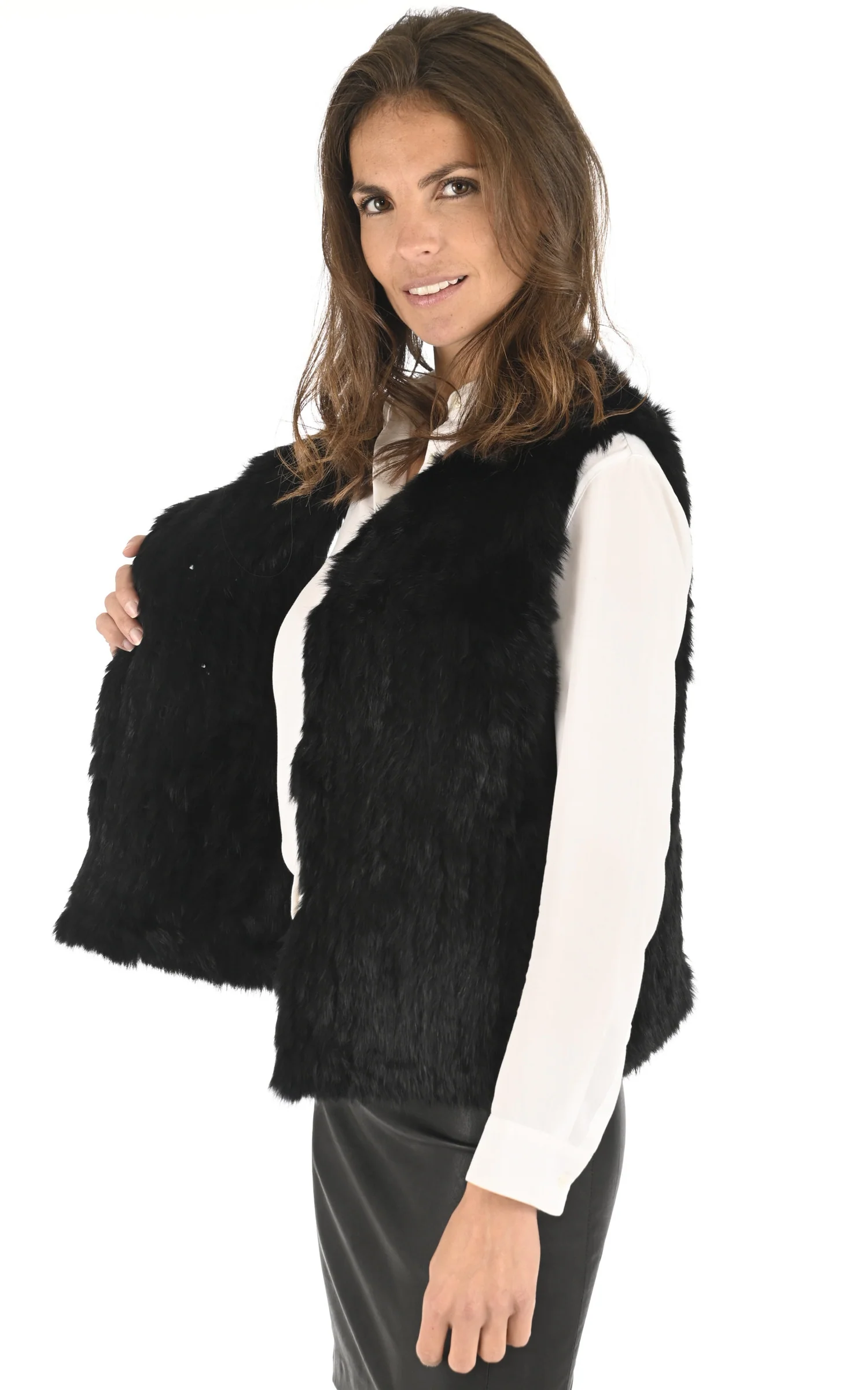 Gilet court en fourrure de lapin noir – Image 3